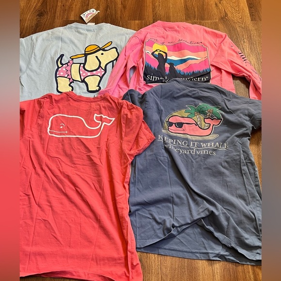 Bundle of 4 women's shirts of different sizes and colors! - Picture 10 of 12